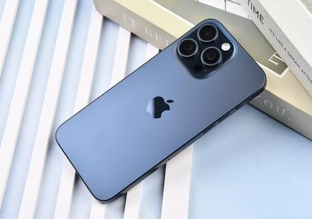 鹤庆苹果维修点分享iPhone 15 Pro Max屏幕更换全新实操风险 